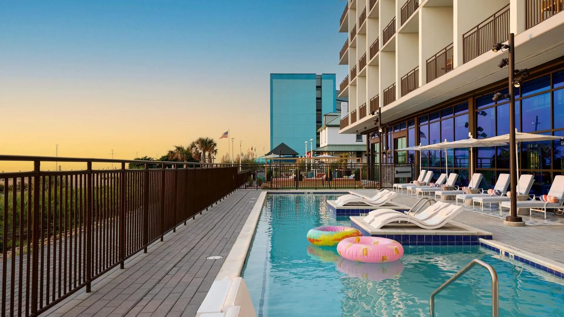 Moxy Virginia Beach Oceanfront 2*,