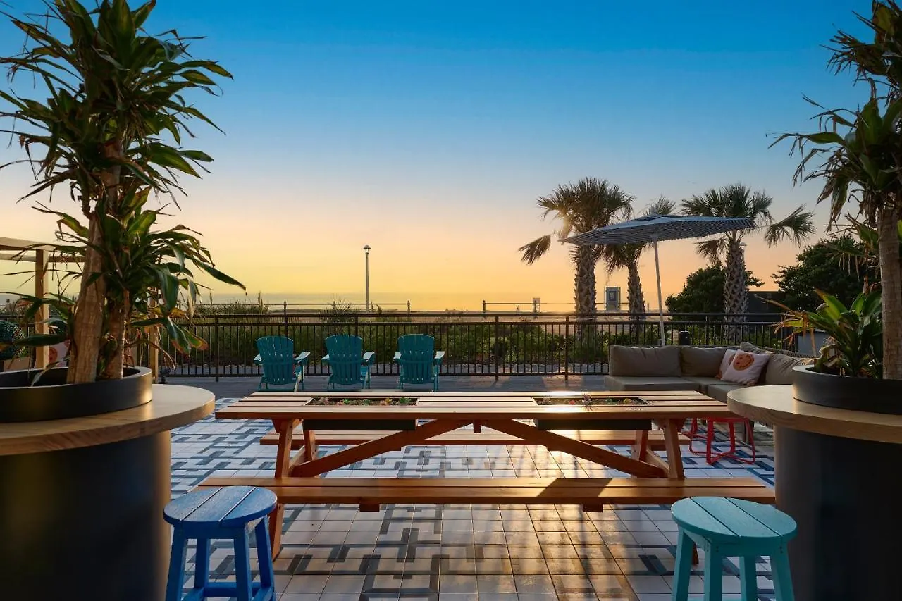 ** Hotel Moxy Virginia Beach Oceanfront USA